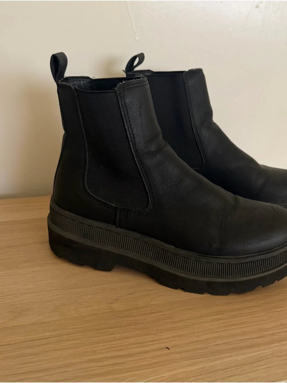 Levi’s Black Platform Chelsea Boots